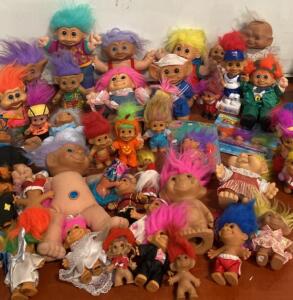 Troll Invasion- Large Collection of Vintage Troll Dolls, 1980s&ndash;1990s, 30+ Mixed Outfits, Sports & Holiday Editions ( R6 )