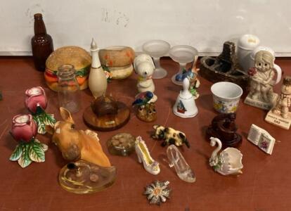 Vintage Collectible Figurines & Decor Lot &ndash; Snoopy, Horse Ashtray, Rose Candle Holders, Novelty Items ( SP11 )