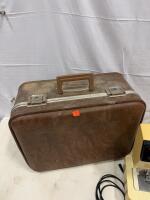 Singer Imperial Electric Sewing Machine with Case and Foot Pedal, Multiple Stitch Patterns - 5