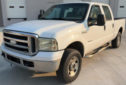 2005 FORD F-250 - 4X4!