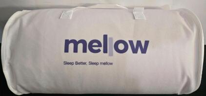 Mellow Cloud Cold Cooling Comforter King/Cal King, Dual-Sided Arctic Silk & CloudKnit, Machine Washable Retail value: 143$