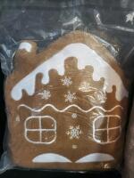 Christmas Decoration Bundle &ndash; LED Star Tree Topper, 4x6 ft Rug, Gingerbread & Snowflake Pillows - 7