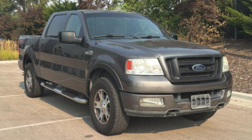 2004 FORD F-150 - LEATHER SEATS!