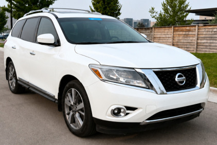 2015 NISSAN PATHFINDER - BUYERS ASSURANCE POLICY!