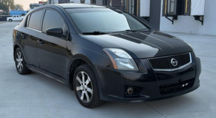 2012 NISSAN SENTRA - SUNROOF!