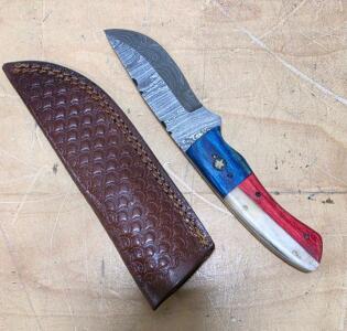 Custom Damascus Fixed-Blade Knife, Patriotic Wood and Resin Handle, Star Inlay, Stamped Leather Sheath