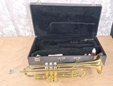 (1) King Tempo 600 Trumpet W/ Case