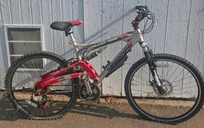 Schwinn S-40 Full Suspension Mountain Bike, 26" Wheels, MOZO Fork, Shimano 21-Speed, Disc Brake Grips need replacing, tires need air or replacement