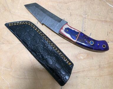 Custom Damascus Steel Fixed-Blade Knife with Resin/Wood Handle and Leather Sheath