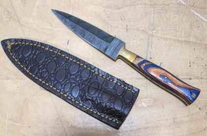 Hand-Forged Damascus Fixed-Blade Knife with Laminated Wood Handle and Leather Sheath
