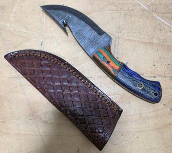 Damascus Gut Hook Hunting Knife, Drop Point Blade, Multicolor Wood Handle, Leather Sheath Included