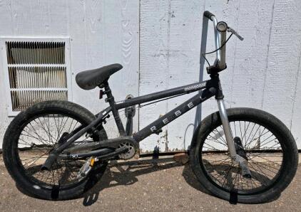 Mongoose Rebel BMX Bike 20" Wheels Black/Silver Steel Frame Pegs Single Speed, brakes need work