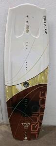 Liquid Force Trip 142 Wakeboard &ndash; Aggressive Continuous Rocker, Molded-in Fins, Three-Position Inserts