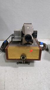 Working Vintage Slide Projector, Manual Focus, Carrying Case