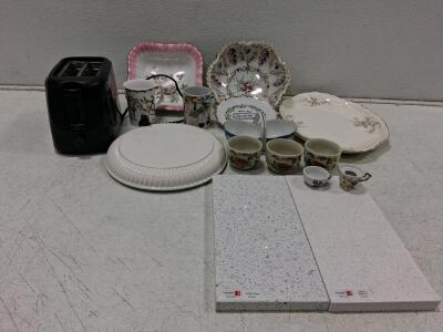 Mixed Kitchen Lot: Toaster, Vintage Decorative China, Hot Plates (Turns On)