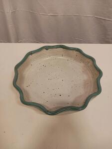 Handmade Ceramic Pie Dish 10.5" - Fluted Green Rim, Speckled Glaze Stoneware Pottery