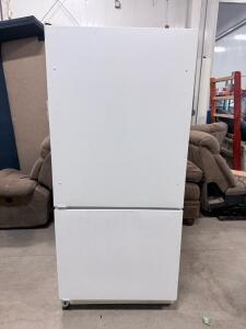White Bottom-Freezer Refrigerator, ~18&ndash;22 cu. ft., 67"H x 30"W, Frost-Free