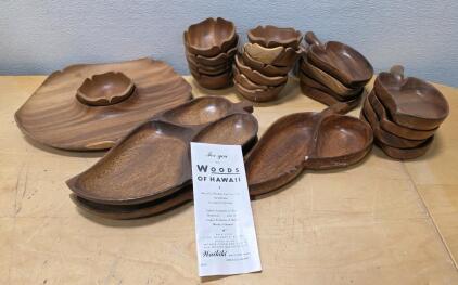 Vintage Woods of Hawaii Monkey Pod Wood Serving Set &ndash; Leaf & Flower Motifs