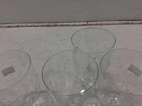 Mixed Lot of 24 Glasses &ndash; Champagne Flutes, Wine, Cocktail, Coupe, Mug &ndash; Anniversary Inn Logo - 5