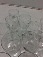 Mixed Lot of 24 Glasses &ndash; Champagne Flutes, Wine, Cocktail, Coupe, Mug &ndash; Anniversary Inn Logo - 6