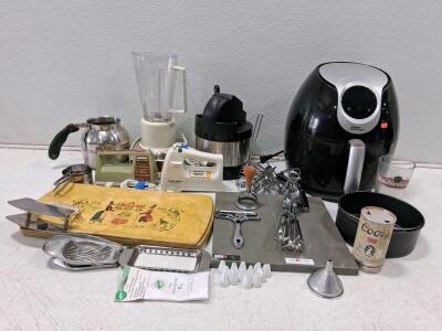 Vintage & Modern Kitchen Lot: Power AirFryer XL, Sunbeam Mixer, Blender, Utensils, Accessories (Turns On)