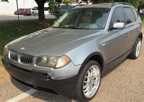 2004 BMW X3 - LEATHER SEATS!