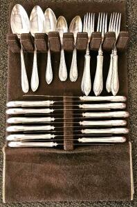 Community Silver 27Pc Flatware Set, Monogram D, Gorham Pacific Silvercloth Case, C.1920&ndash;40s