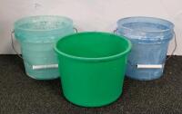 3 Buckets, 2 Storage Crates, Safety Barriers, Rope Pulley Hoist, Hooks - 3