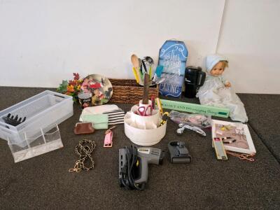 Stanley Electric Stapler,(no staples unable to test, Coca-Cola Decor, Organizers, Tools, Jewelry, Home Accessories Lot