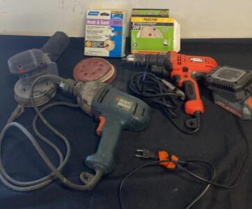 Black+Decker Corded Drills, 5" Random Orbit Sander, Mellif MFDC202 Charger, Sanding Discs Lot ( R2 )Tested