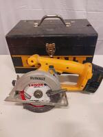 DeWalt Cordless Circular Saw with 5-3/8" Blade, 12V MAX* Battery, and Metal Carrying Case Sp-16 - 2