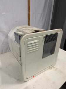 RV Tank-Type Water Heater, 6 Gallons, Gas/Electric, Sidewall Mount, 16x16x20", Needs Repair