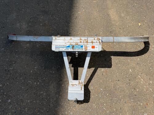Werner QuickClick AC78 Ladder Stabilizer, 44" Span, 10" Standoff, Aluminum/Steel