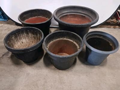 Set of 5 Large Round Plastic Plant Pots, 18-22" Diameter, 10-25 Gallon Capacity, Black & Blue