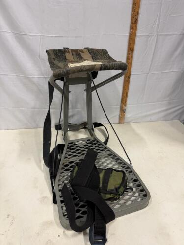 Windwalker Ultra-lite Hang-On Tree Stand, Metal Frame, Padded Camouflage Seat, Foldable Design Sp-18