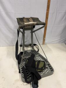 Windwalker Ultra-lite Hang-On Tree Stand, Metal Frame, Padded Camouflage Seat, Foldable Design Sp-18