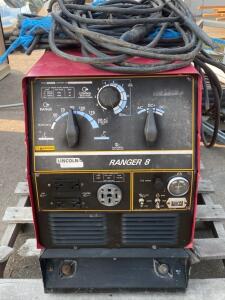 Lincoln Electric Ranger 8 Welder/Generator, Onan Performer 16 Engine, 8,000W Output ( Working Condition)