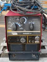 Lincoln Electric Ranger 8 Welder/Generator, Onan Performer 16 Engine, 8,000W Output ( Working Condition)