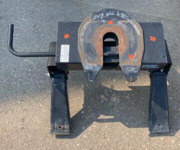 Pro Series 16000 Fifth Wheel Hitch & Mounting Brackets