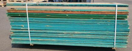 Pallet of 30 Plywood/OSB Concrete Form Panels 4x8 ft, 3/4" Thick, Sealed Edges