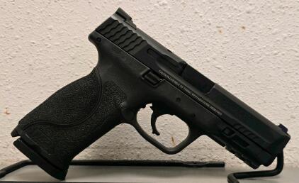 Smith & Wesson M&P 40 M2.0, .40 S&W, 4.25" Barrel, Polymer Frame, Hard Case, SN: NAR8284