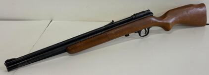 Crosman 147 .177 Cal Multi-Pump Pneumatic Air Rifle, Wood Stock, USA, Vintage Model