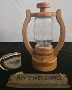 Handcrafted Wooden Mason Jar Table Lamp Rustic Farmhouse Decor With Geode Bookend & Signs