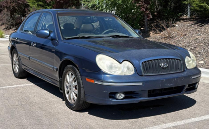 2004 HYUNDAI SONATA - SUNROOF!