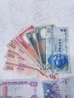 Large World Banknote Collection &ndash; Hong Kong, UAE, Brazil, Colombia, Portugal, 1930s&ndash;1980s, 20+ Notes - 2