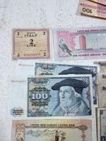 Large World Banknote Collection &ndash; Hong Kong, UAE, Brazil, Colombia, Portugal, 1930s&ndash;1980s, 20+ Notes - 8
