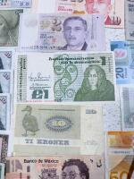 Large World Banknote Collection &ndash; Hong Kong, UAE, Brazil, Colombia, Portugal, 1930s&ndash;1980s, 20+ Notes - 17