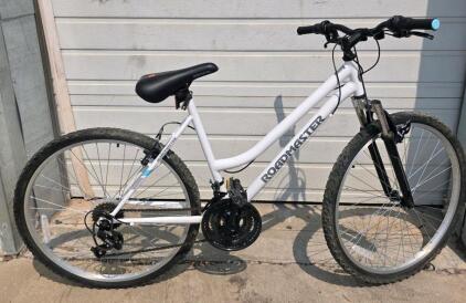 Roadmaster Granite Peak 26" Mountain Bike, Step-Through Frame, 18-Speed, Front Suspension, White