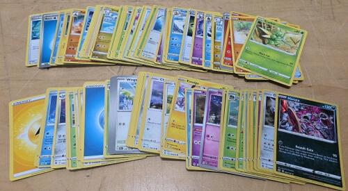 Pok&eacute;mon Trading Card Lot &ndash; 100+ Cards, Sword & Shield Era, Mixed Rarities