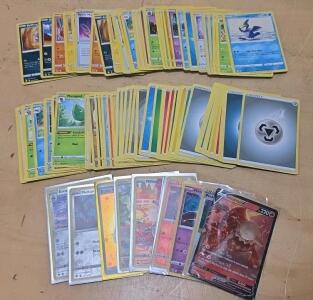 Pok&eacute;mon Card Lot &ndash; 100+ Assorted Cards with Heatran V, Reverse Holos, Energy, English